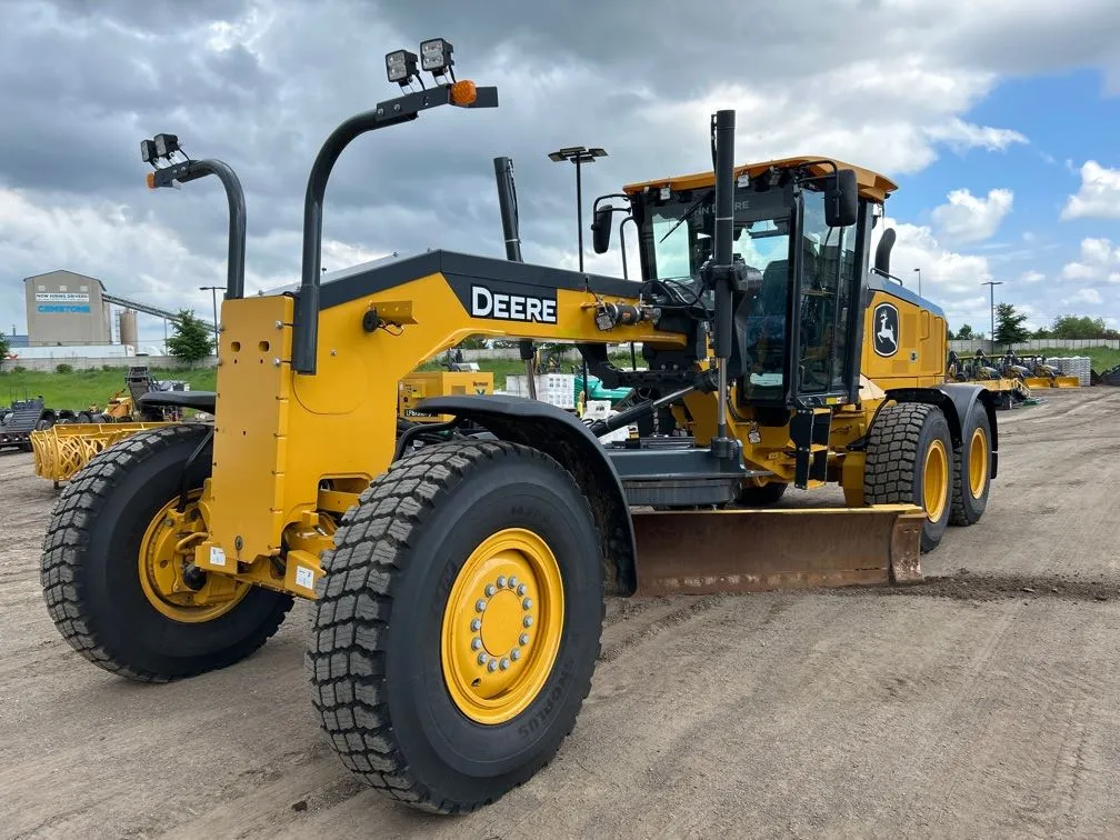 2023 John Deere 672G