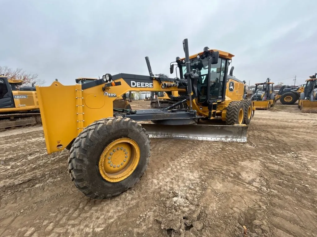 2024 John Deere 672G