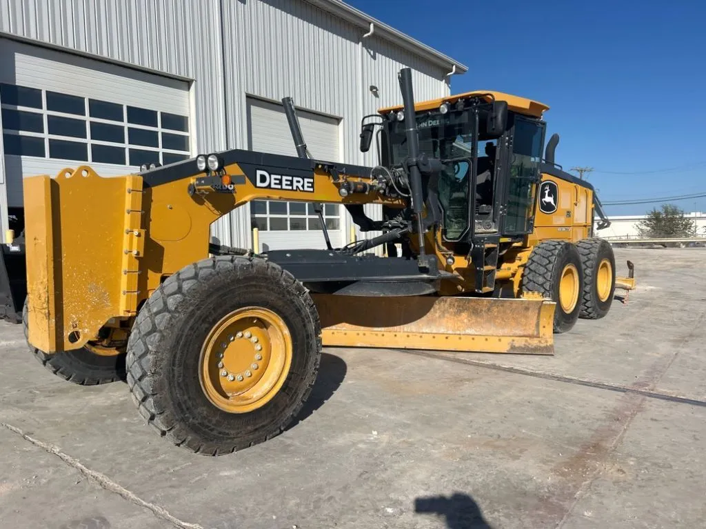 2024 John Deere 772G