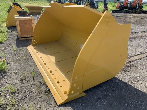 2021 John Deere 824P6.25