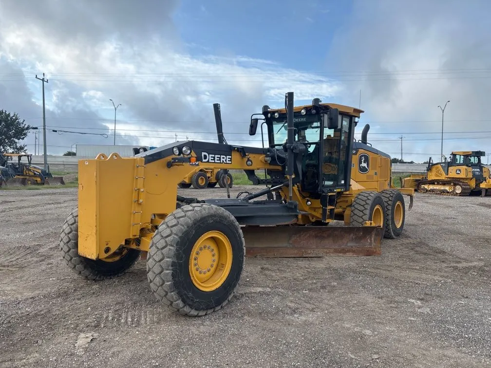 2023 John Deere 872G