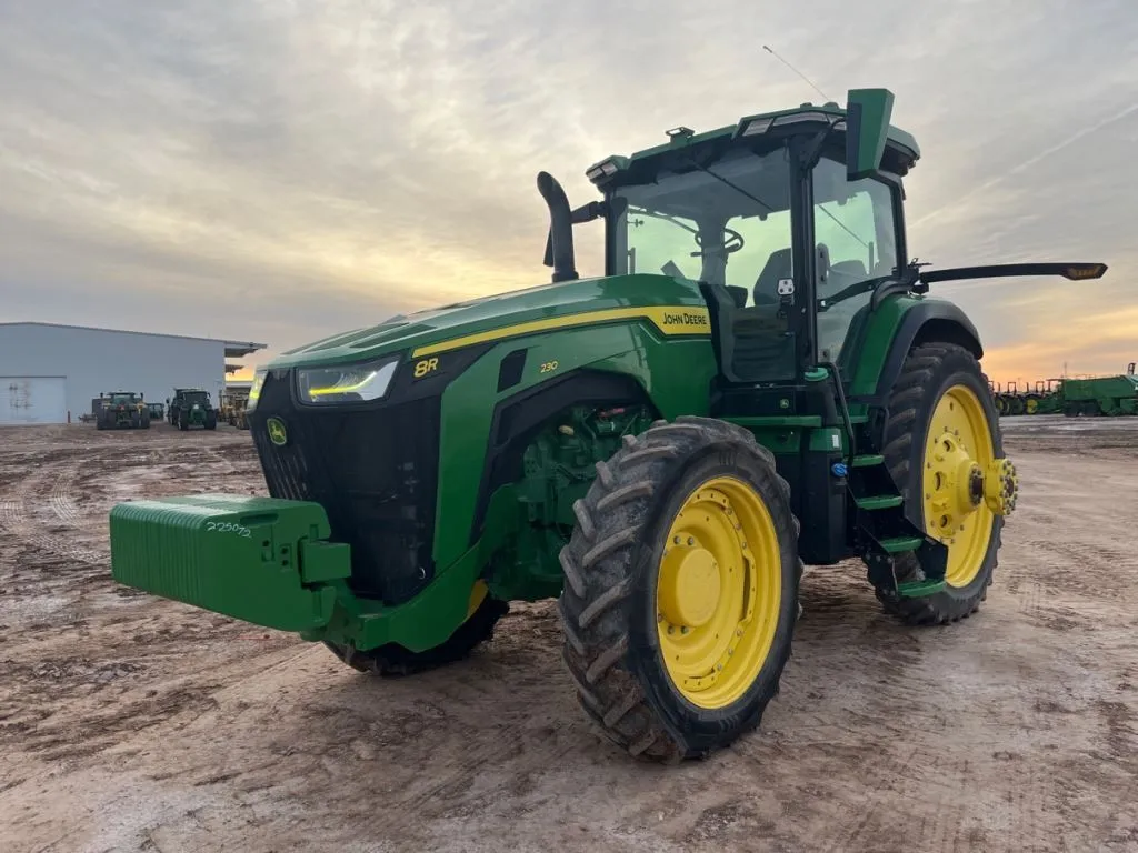 2023 John Deere 8R 230