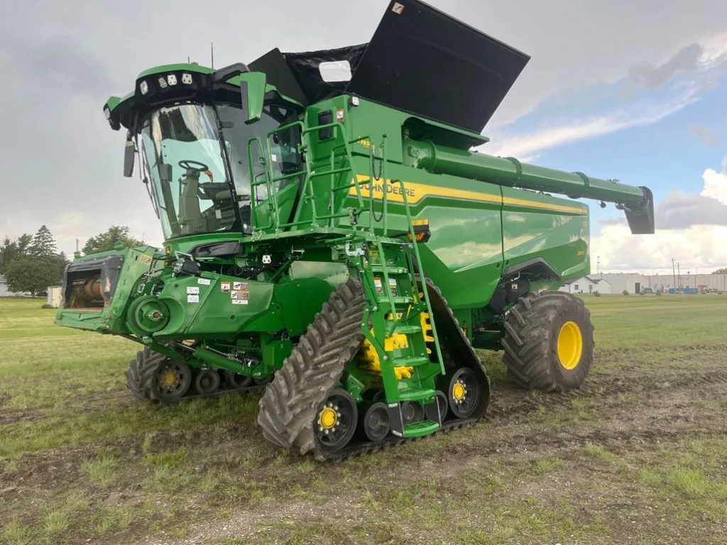 2025 John Deere S7 800