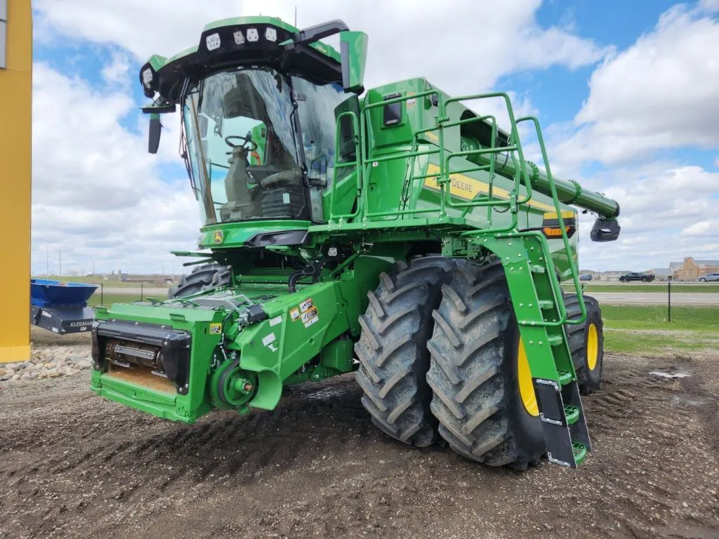 2025 John Deere S7 800