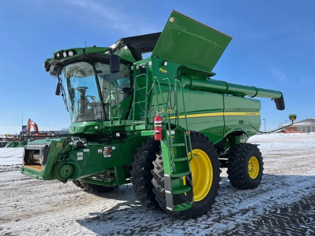 2023 John Deere S770