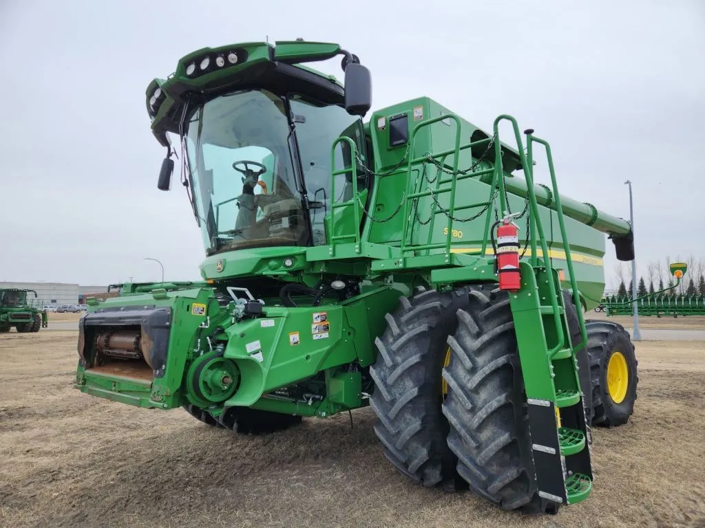 2024 John Deere S780
