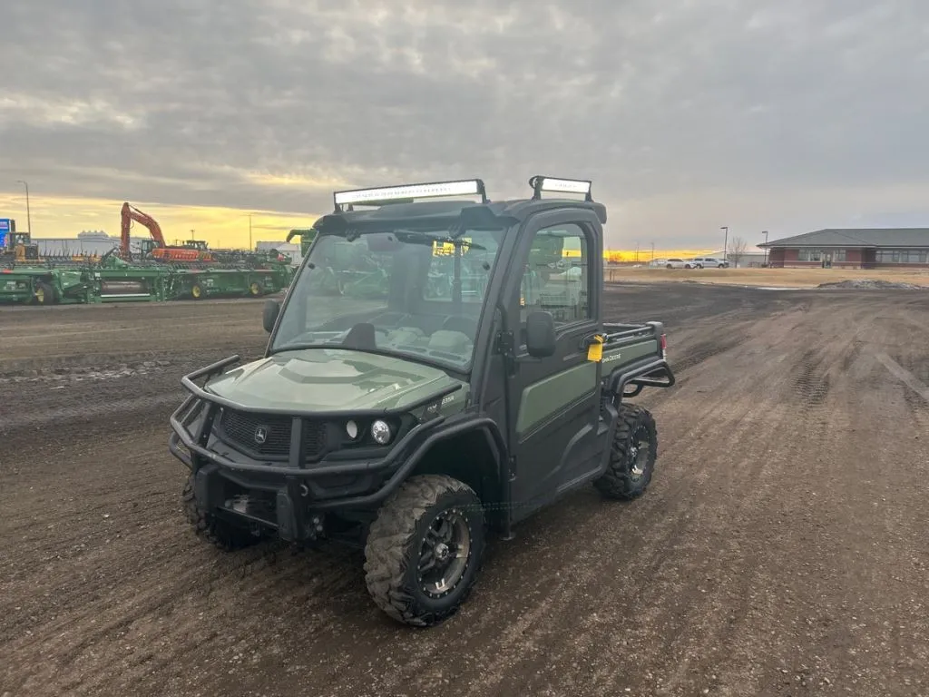 2024 John Deere XUV835R