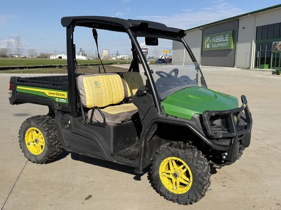 2022 John Deere XUV 835M