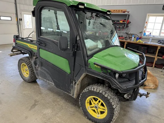 2023 John Deere XUV 835R