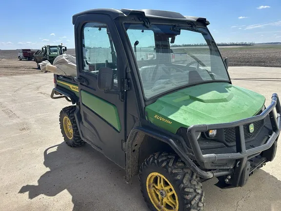 2023 John Deere XUV 835M