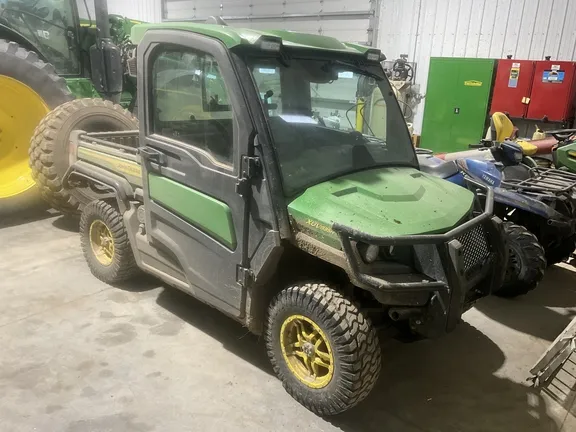 2023 John Deere XUV 835R