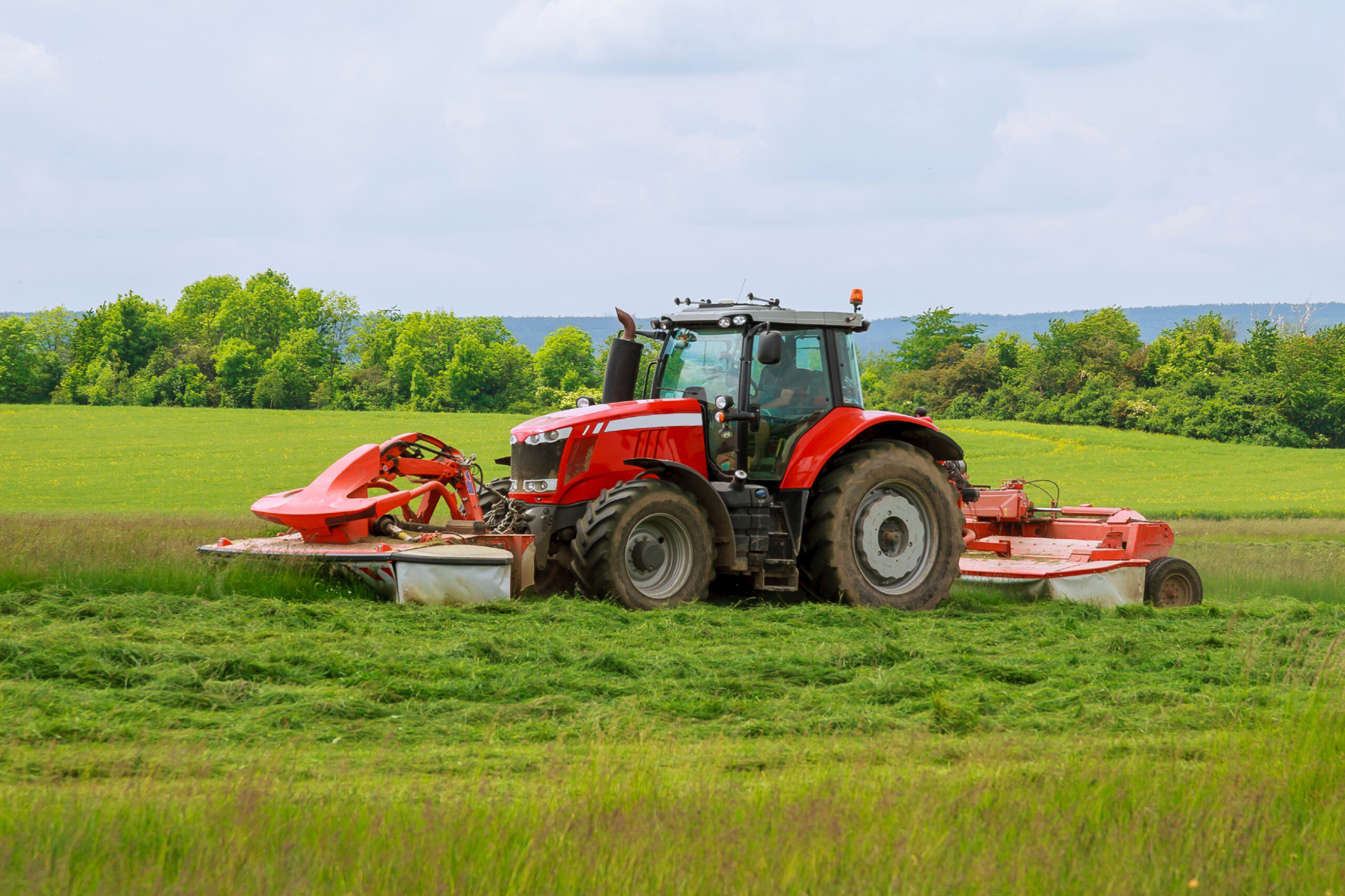 A Guide to Choosing the Right Tractor for Farms in France