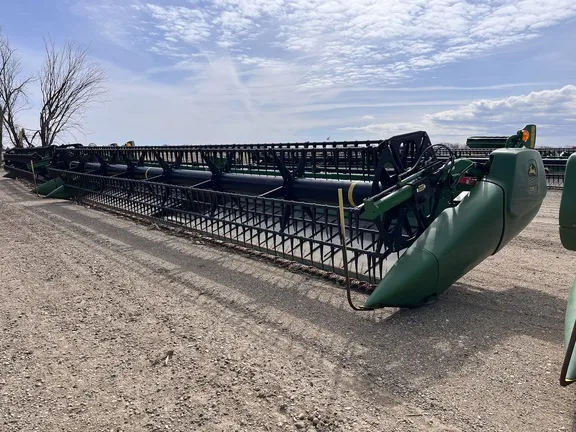2019 John Deere 735D