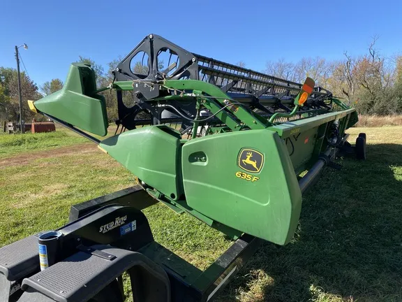 2010 John Deere 635F