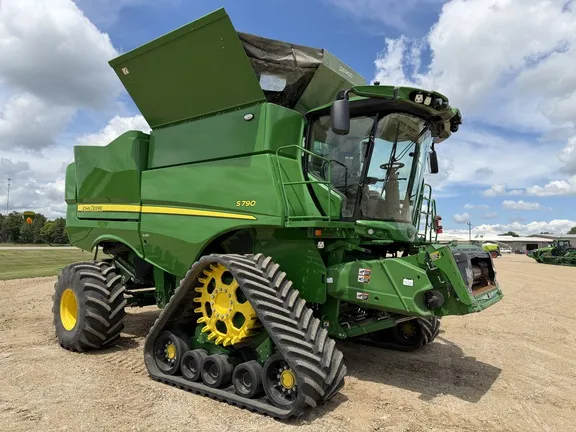 2024 John Deere S790