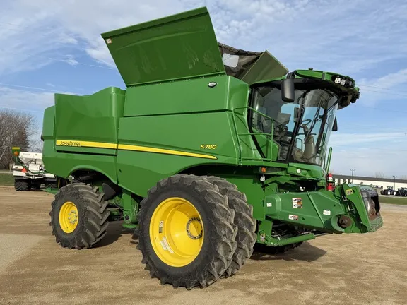 2023 John Deere S780