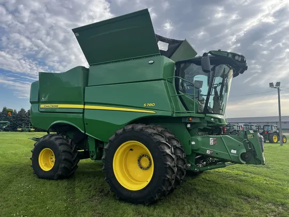 2023 John Deere S780