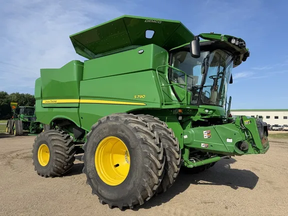 2023 John Deere S790