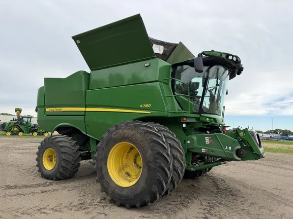 2023 John Deere S780