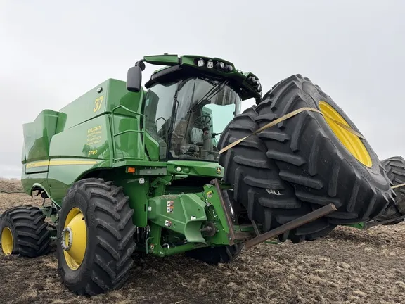 2023 John Deere S780