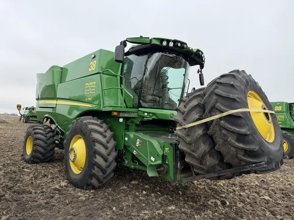 2023 John Deere S780