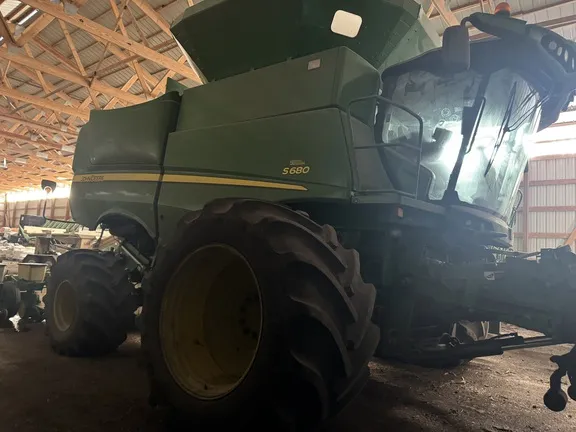 2012 John Deere S680