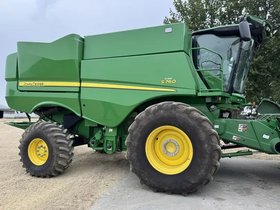 2021 John Deere S760