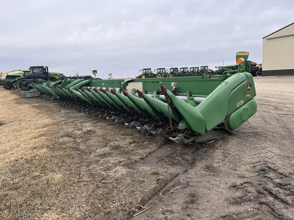 2019 John Deere 718C