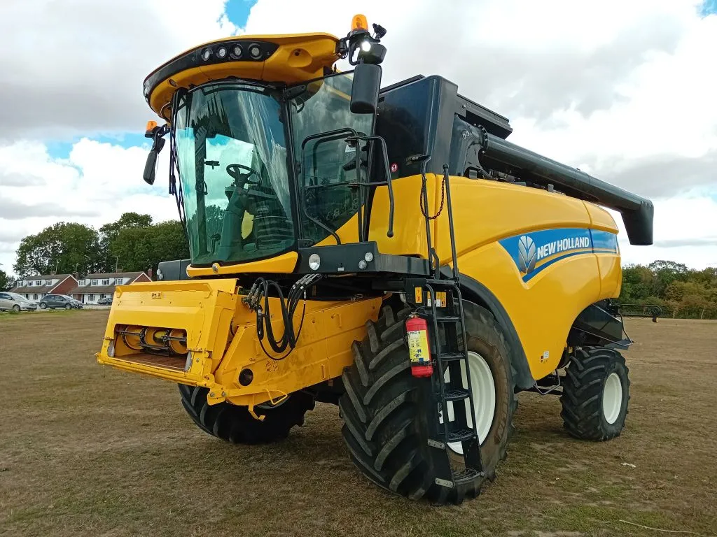 2020 New Holland CX6.80