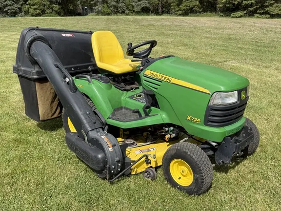 2011 John Deere X724