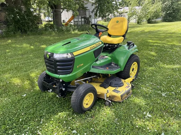 2022 John Deere X734
