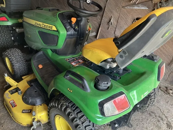 2021 John Deere X738