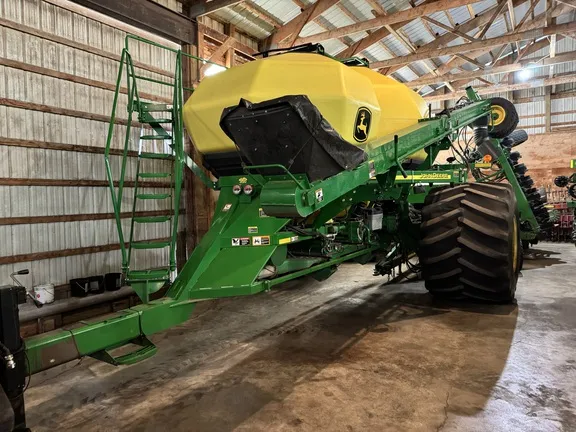 2012 John Deere 1890