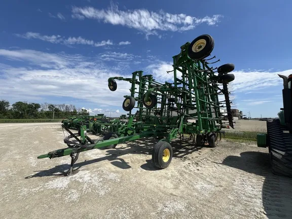 2012 John Deere 2210