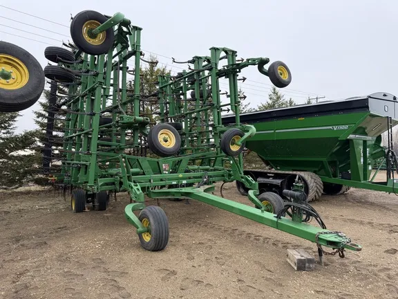 2012 John Deere 2210