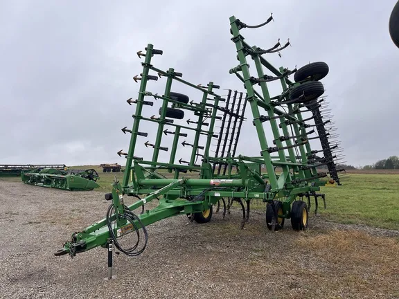 2012 John Deere 2210