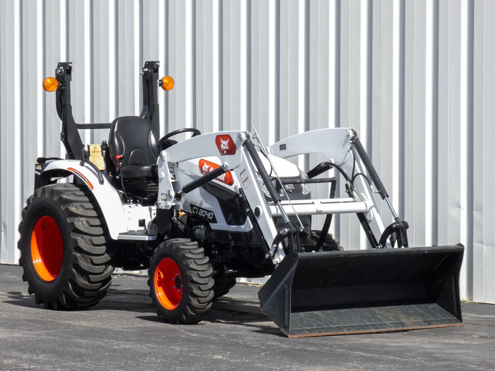 2024 Bobcat CT2040 HST