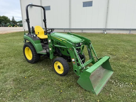 2020 John Deere 2032R