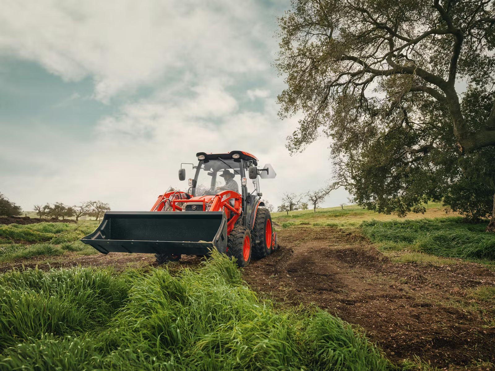 KIOTI DK Compact Tractor