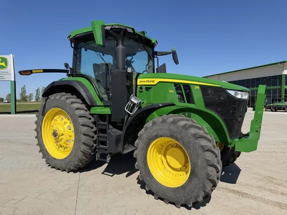 2023 John Deere 7R 210