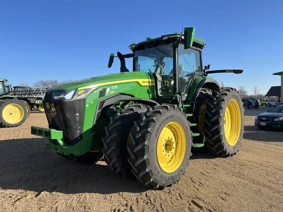 2023 John Deere 8R 370