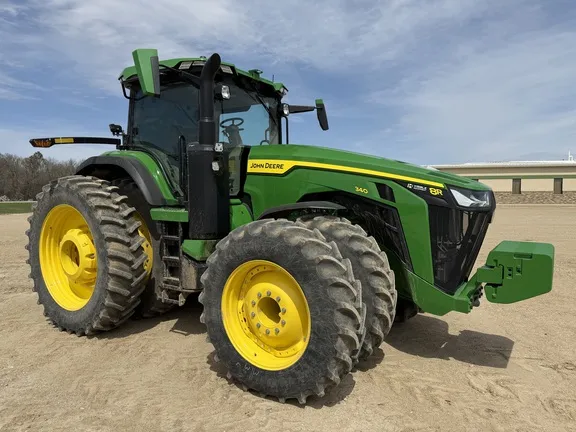 2023 John Deere 8R 340