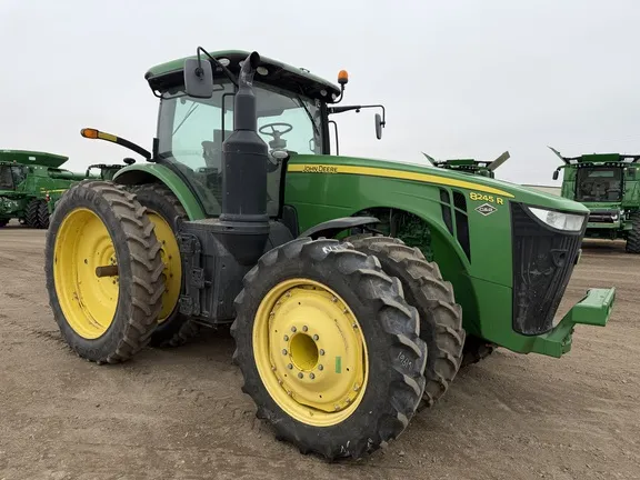 2017 John Deere 8245R