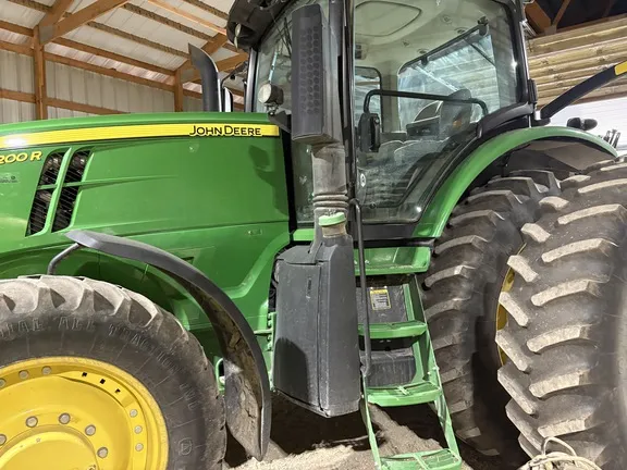 2012 John Deere 7200R