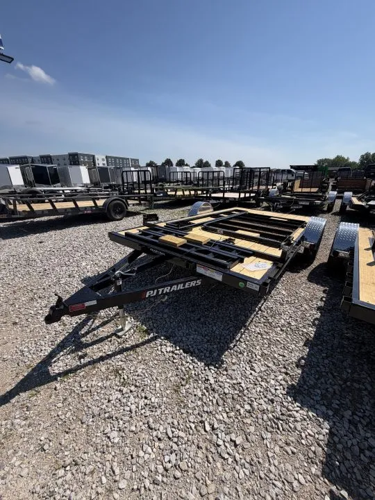 2027 PJ Trailers U8141