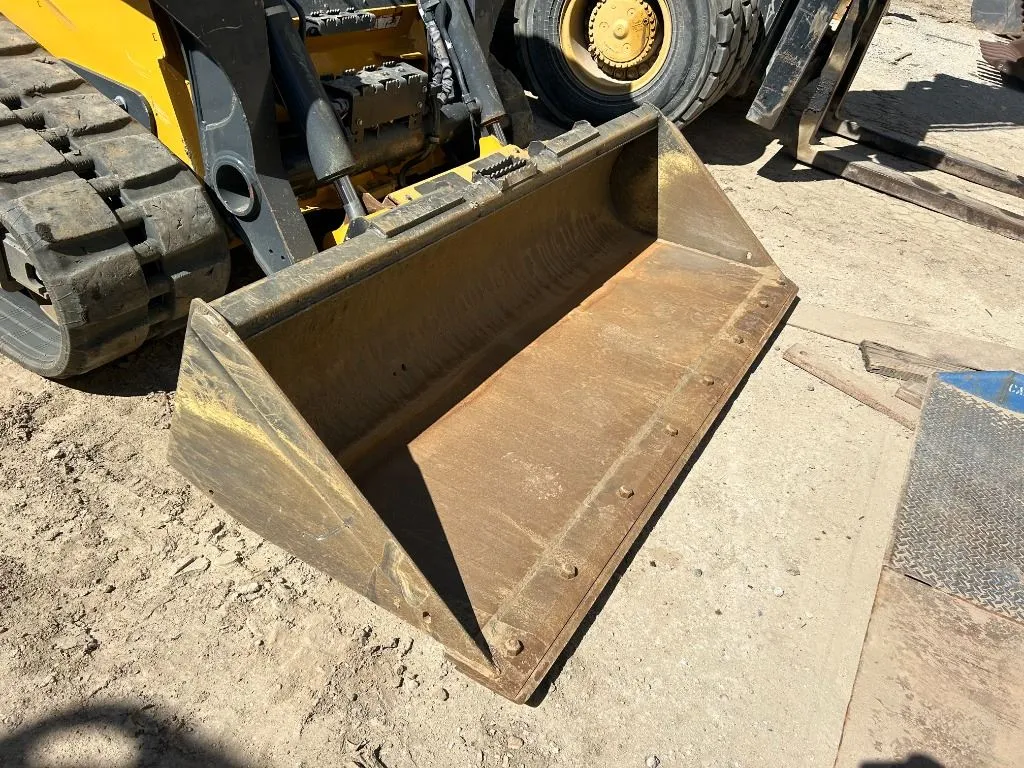 2023 John Deere CE84