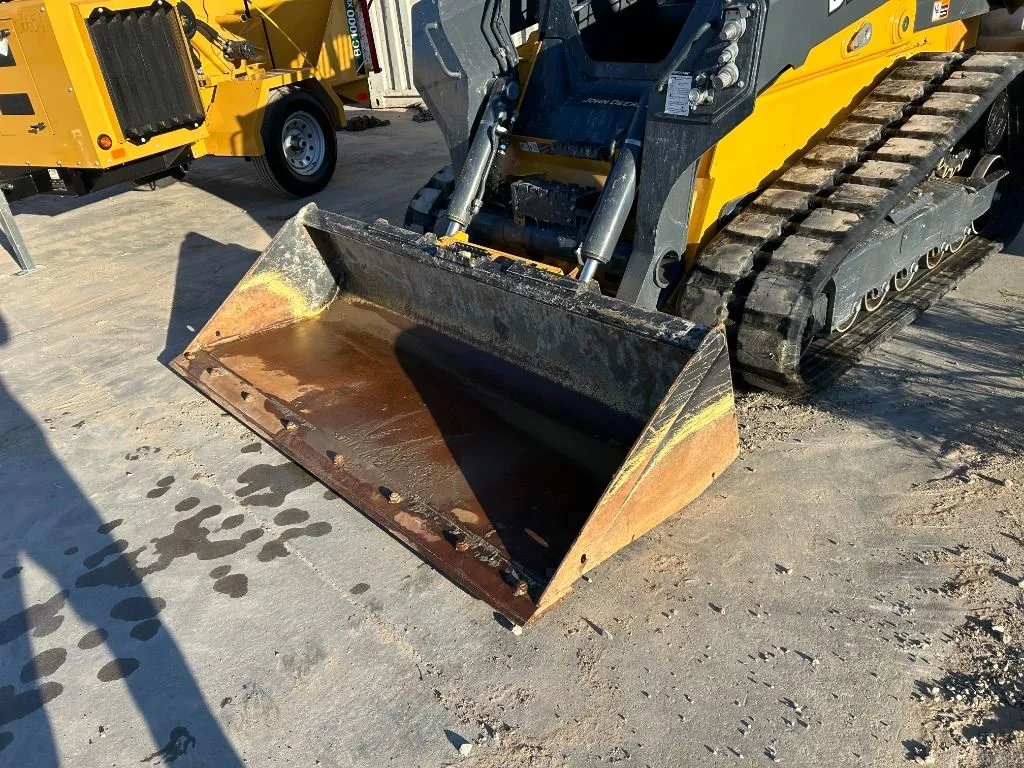 2023 John Deere CE84