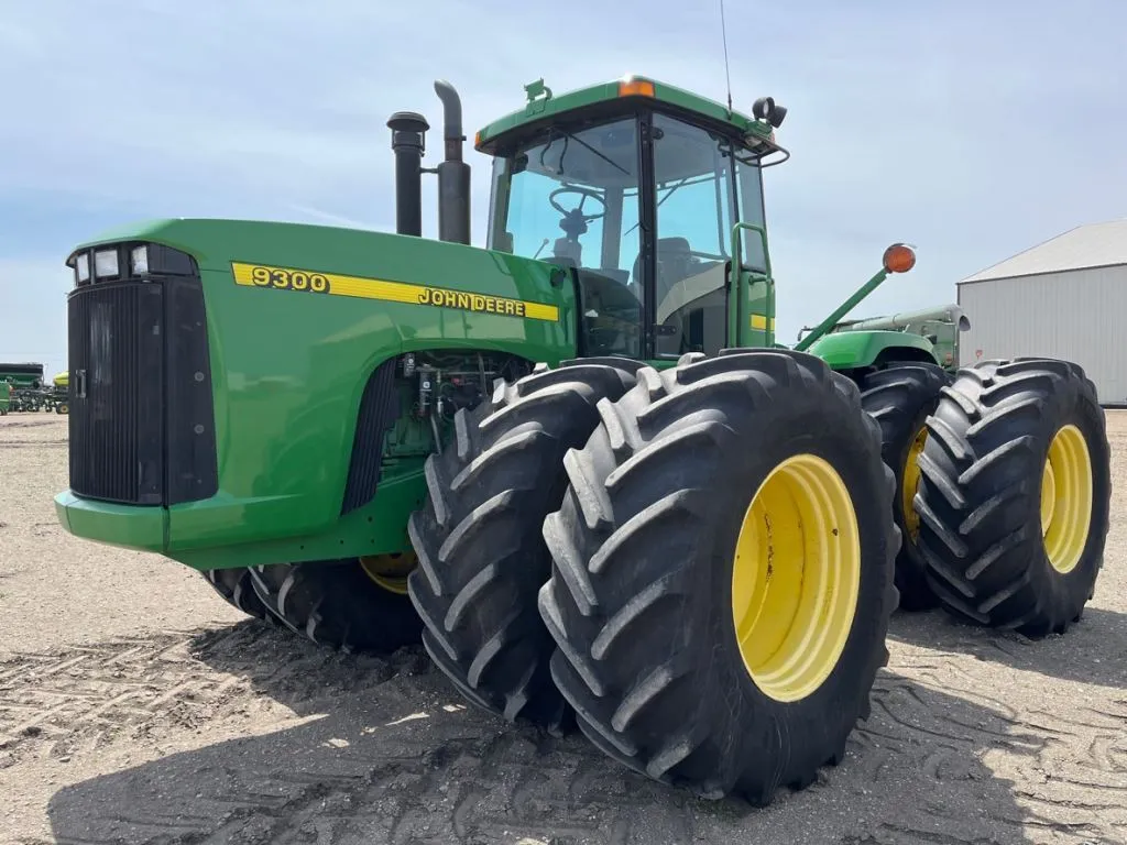 1997 John Deere 9300