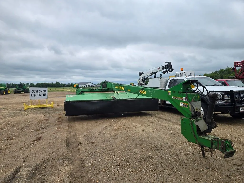 2001 John Deere 956