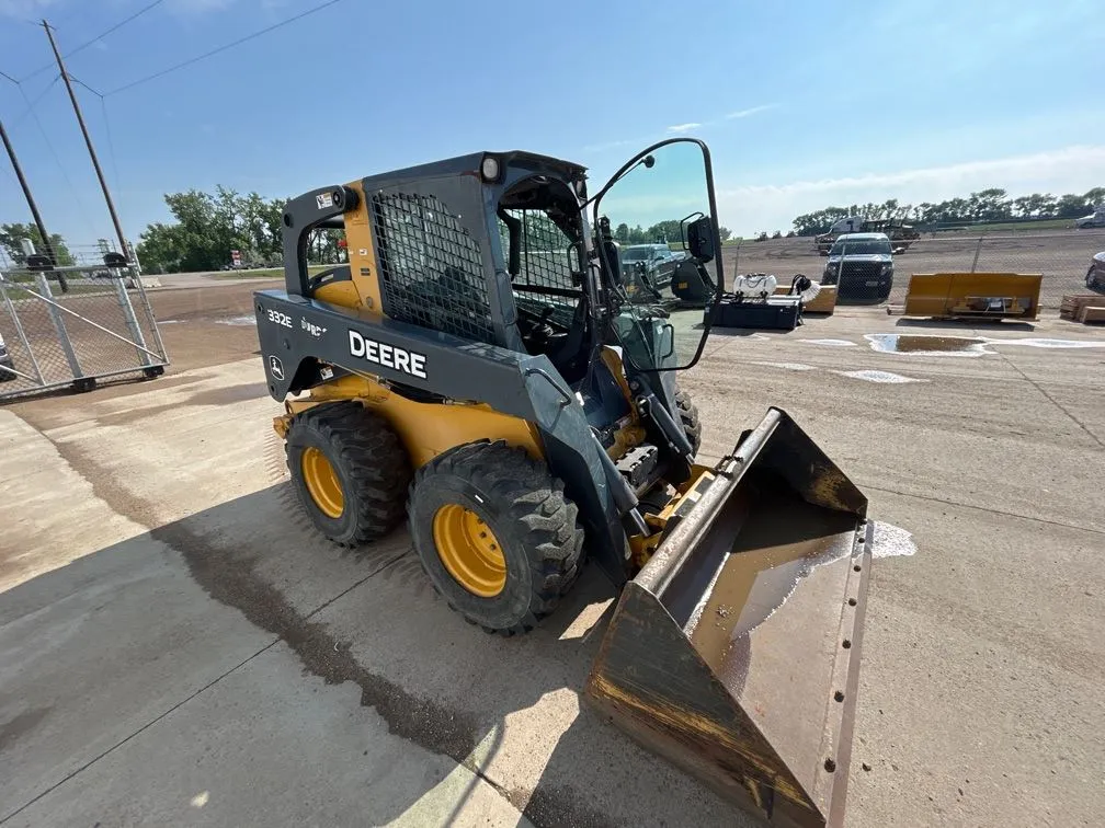 2014 John Deere 332E
